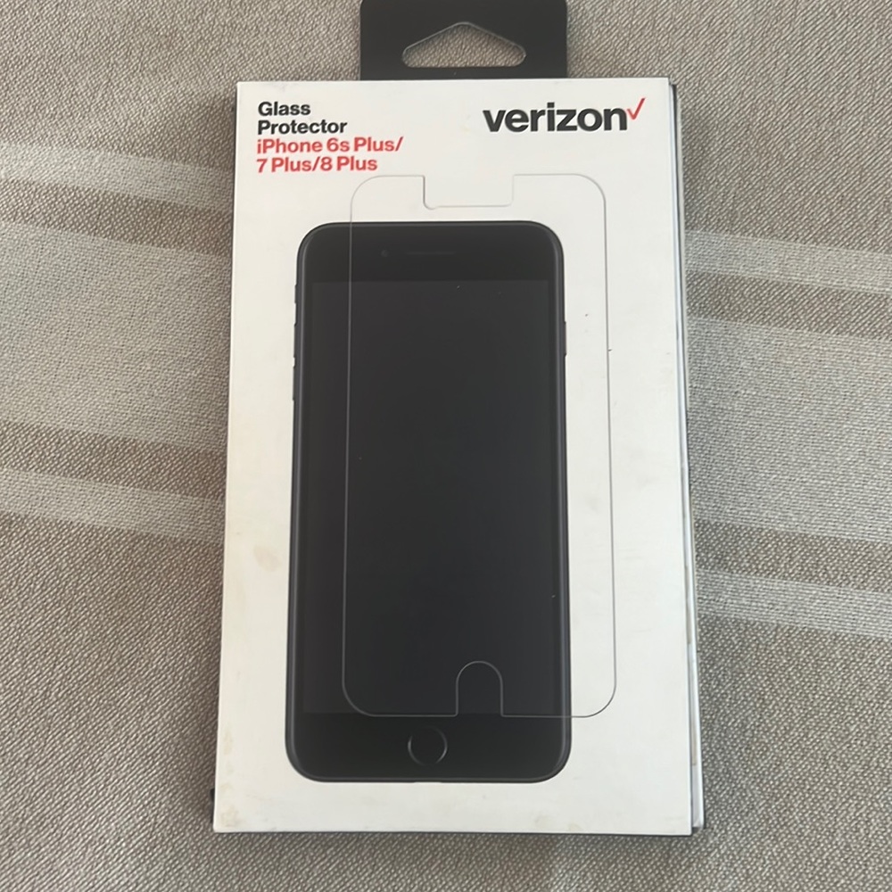 NWT iPhone 6s Plus/ 7 plus/ 8plus screen protector